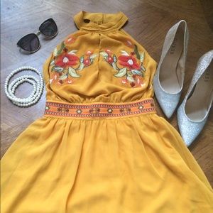 Beautiful mustard Dress!!😍